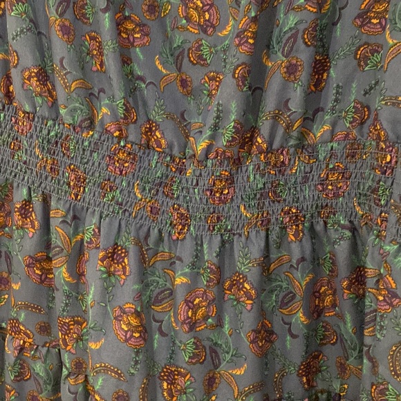 GAP Ruffle Hem Dress - Picture 3 of 5